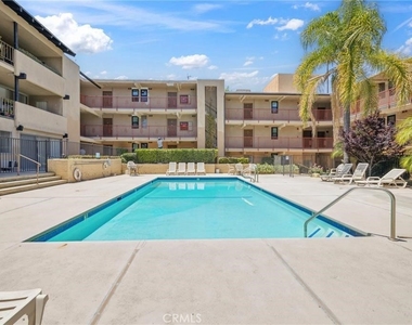 17000 Burbank Boulevard - Photo Thumbnail 22