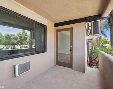 17000 Burbank Boulevard - Photo Thumbnail 14