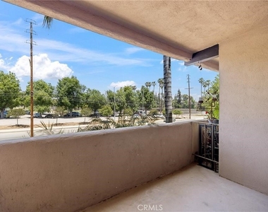 17000 Burbank Boulevard - Photo Thumbnail 15