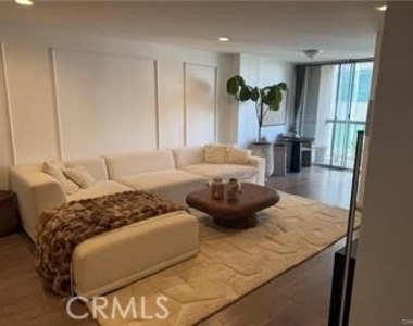 10747 Wilshire - Photo Thumbnail 5