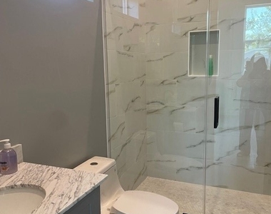 22520 Clarendon - Photo Thumbnail 7