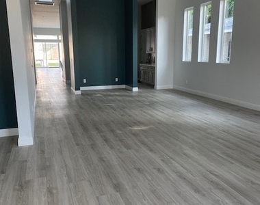 22520 Clarendon - Photo Thumbnail 2