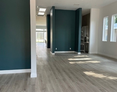 22520 Clarendon - Photo Thumbnail 1