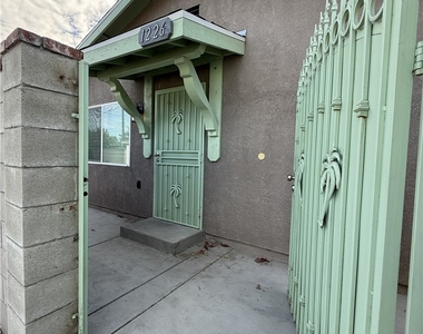 1224 Poplar - Photo Thumbnail 3