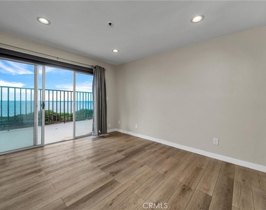 535 Esplanade - Photo Thumbnail 21