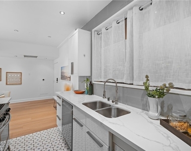 828 N Hudson - Photo Thumbnail 10