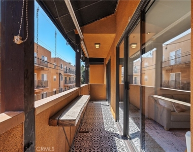 828 N Hudson - Photo Thumbnail 18