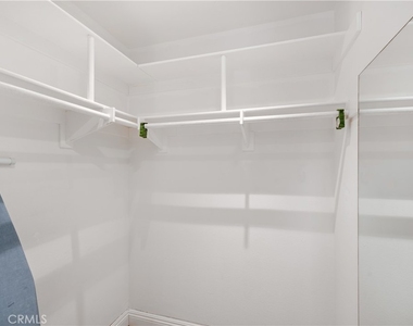 828 N Hudson - Photo Thumbnail 16