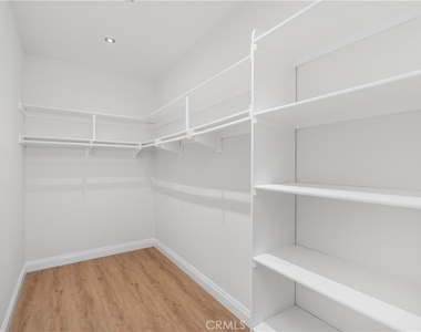 828 N Hudson - Photo Thumbnail 13