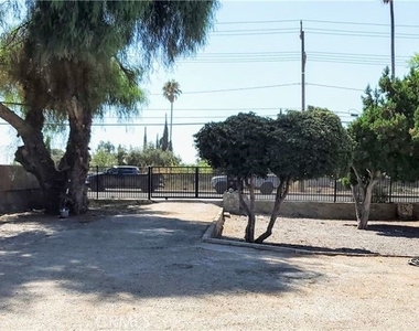 21786 Cottonwood Avenue - Photo Thumbnail 4