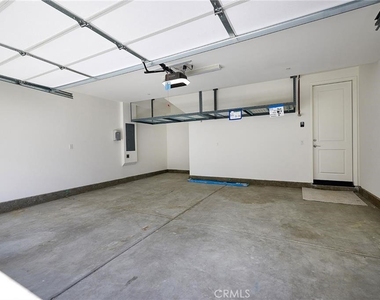 944 N Divino Privado - Photo Thumbnail 19