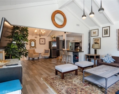 1304 E Carleton Avenue - Photo Thumbnail 4