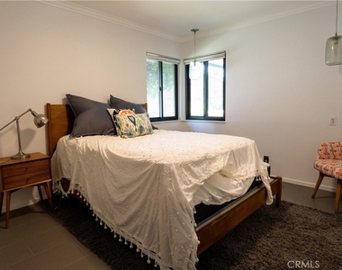 1304 E Carleton Avenue - Photo Thumbnail 13
