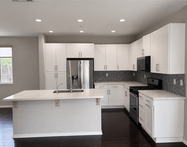 2308 Navigation Circle - Photo Thumbnail 5