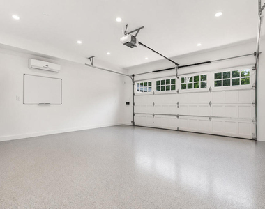 10331 Valley Spring Lane - Photo Thumbnail 34