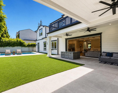 10331 Valley Spring Lane - Photo Thumbnail 4