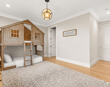 10331 Valley Spring Lane - Photo Thumbnail 32