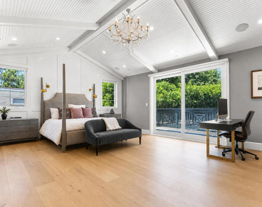10331 Valley Spring Lane - Photo Thumbnail 20
