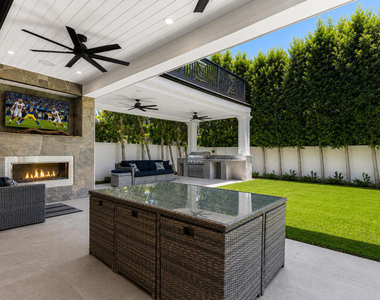 10331 Valley Spring Lane - Photo Thumbnail 3