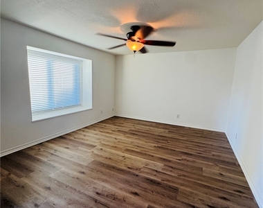 13722 Red Hill - Photo Thumbnail 10