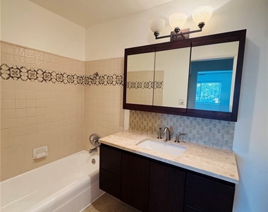 13722 Red Hill - Photo Thumbnail 6