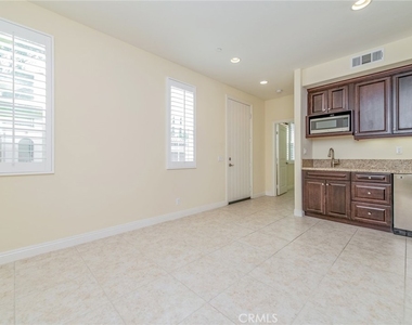 219 Wicker - Photo Thumbnail 9