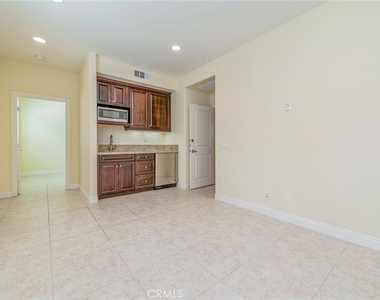 219 Wicker - Photo Thumbnail 10