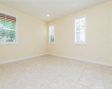 219 Wicker - Photo Thumbnail 8