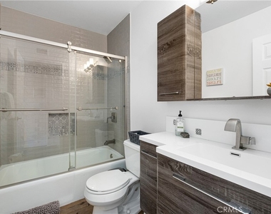 29 Bridington - Photo Thumbnail 33