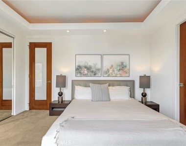 8835 Evanview - Photo Thumbnail 11