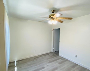 8835 La Mesa Blvd - Photo Thumbnail 5