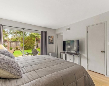 2462 Lozana Road - Photo Thumbnail 16