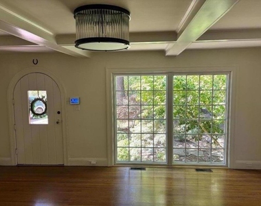 1470 Fernwood Drive - Photo Thumbnail 3