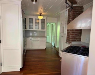 1470 Fernwood Drive - Photo Thumbnail 8