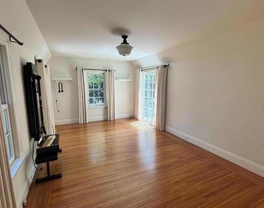 1470 Fernwood Drive - Photo Thumbnail 15
