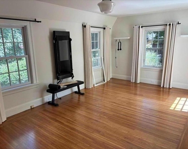 1470 Fernwood Drive - Photo Thumbnail 13