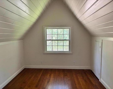 1470 Fernwood Drive - Photo Thumbnail 20