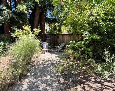 1470 Fernwood Drive - Photo Thumbnail 28
