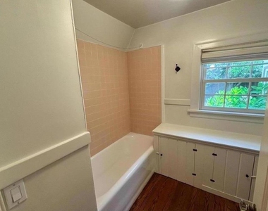1470 Fernwood Drive - Photo Thumbnail 12