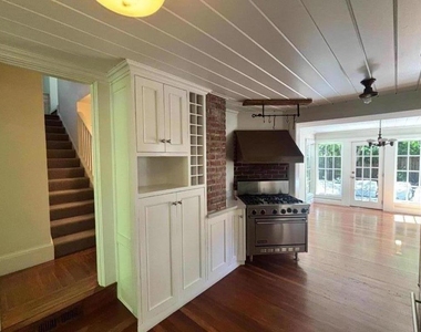 1470 Fernwood Drive - Photo Thumbnail 6