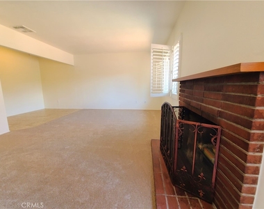 617 Pine Avenue - Photo Thumbnail 3