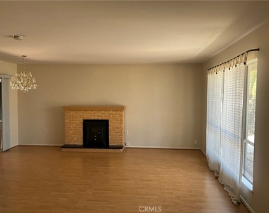 25887 Coombe Hill Drive - Photo Thumbnail 2