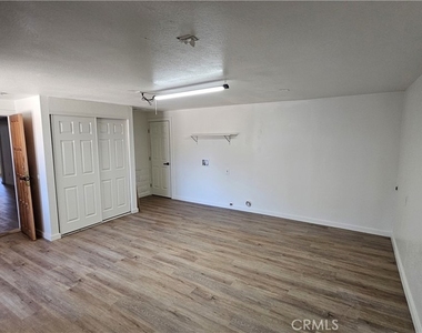 3469 N F - Photo Thumbnail 12