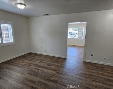 3469 N F - Photo Thumbnail 6