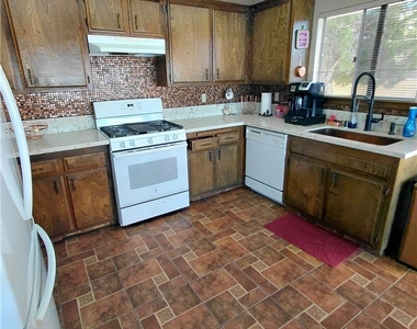 27564 Lakeview - Photo Thumbnail 12