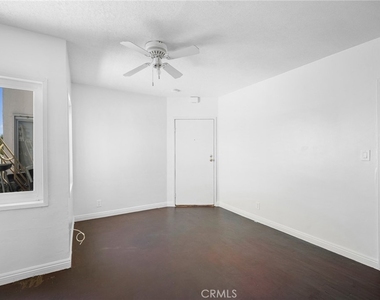 6634 Lankershim Boulevard - Photo Thumbnail 4