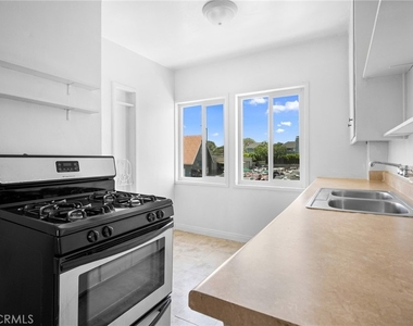 6634 Lankershim Boulevard - Photo Thumbnail 7