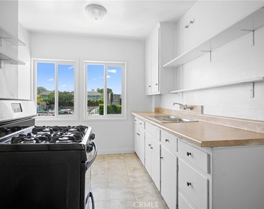 6634 Lankershim Boulevard - Photo Thumbnail 6