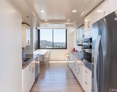 345 Pioneer Drive - Photo Thumbnail 12