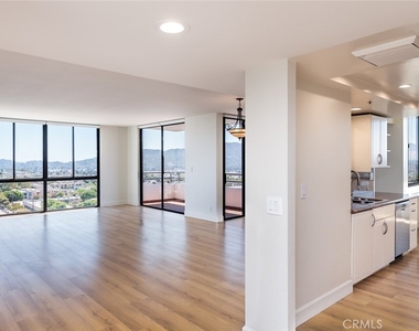 345 Pioneer Drive - Photo Thumbnail 5